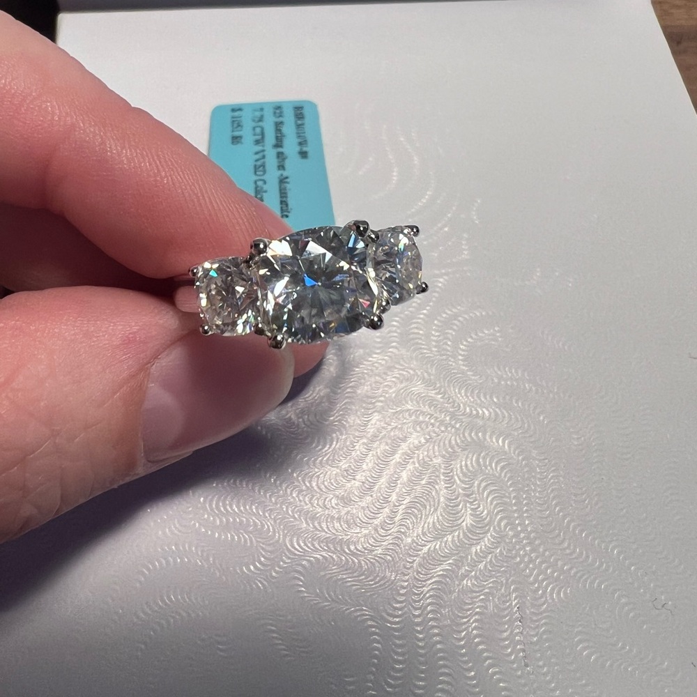 Sterling Silver Three Stone Moissanite Ring Size 8 - Picture 2 of 8